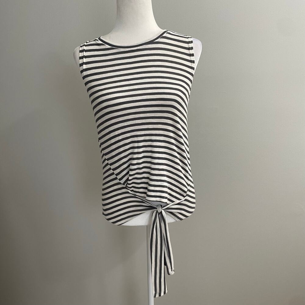 O’Neill Gray & White Striped Tie Front Tank Top Size Small